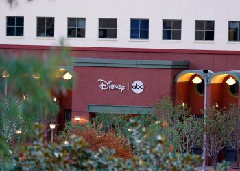 2JKT950 The Disney ABC logos outside the building on the lot at Walt Disney Studios in Burbank, California (Alamy)